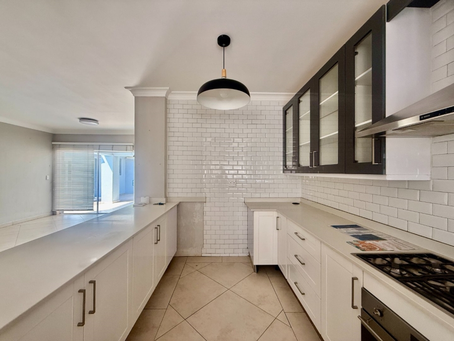 To Let 3 Bedroom Property for Rent in Caribbean Beach Club North West